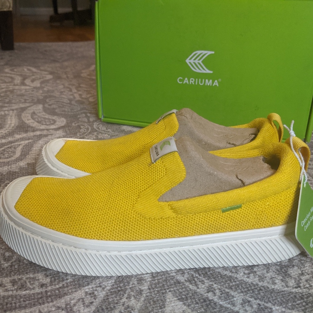 Cariuma IBI Slip-On Sun Yellow Knit Sneaker SIZE US : WOMEN 5.5 / MEN 4